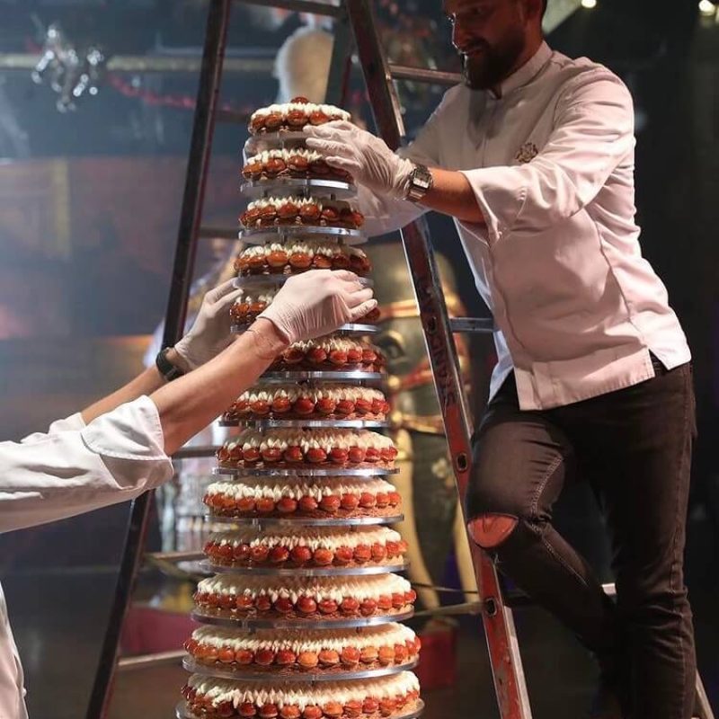 Entremets réalisé par Cédric Grolet avec la Boîte Bleue.